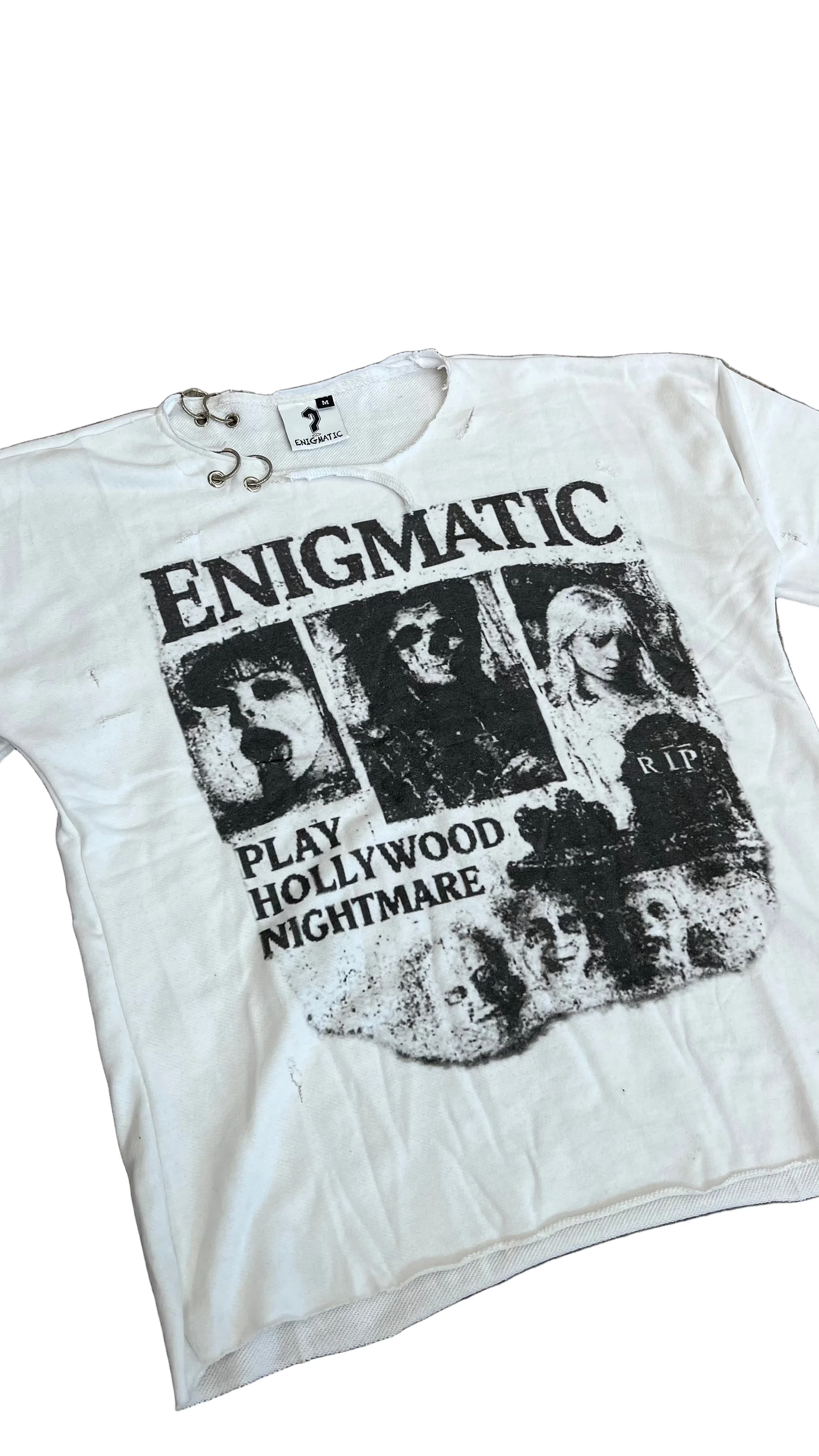 Echoes of the famous Tee
